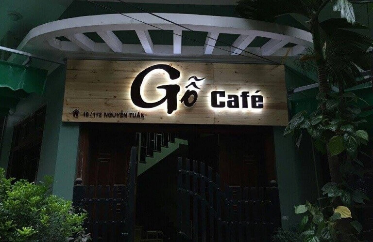 Hộp đèn quán cafe là một trong những yếu tố quan trọng trong nhận diện thương hiệu