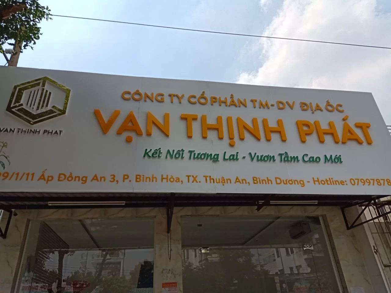 Thiết kế bảng hiệu công ty đẹp