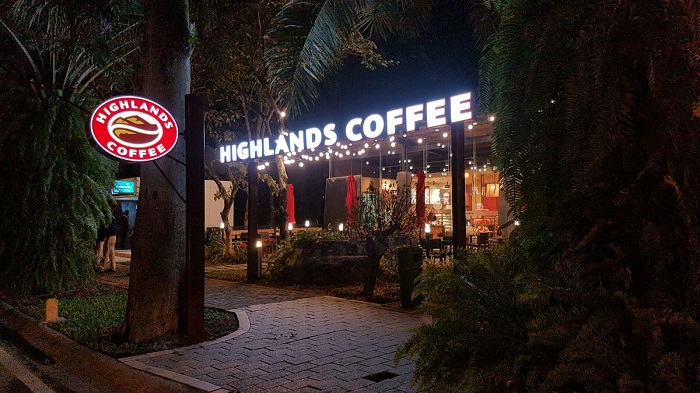 Cần lưu ý những điều trên để sử dụng hộp đèn quán cafe hiệu quả